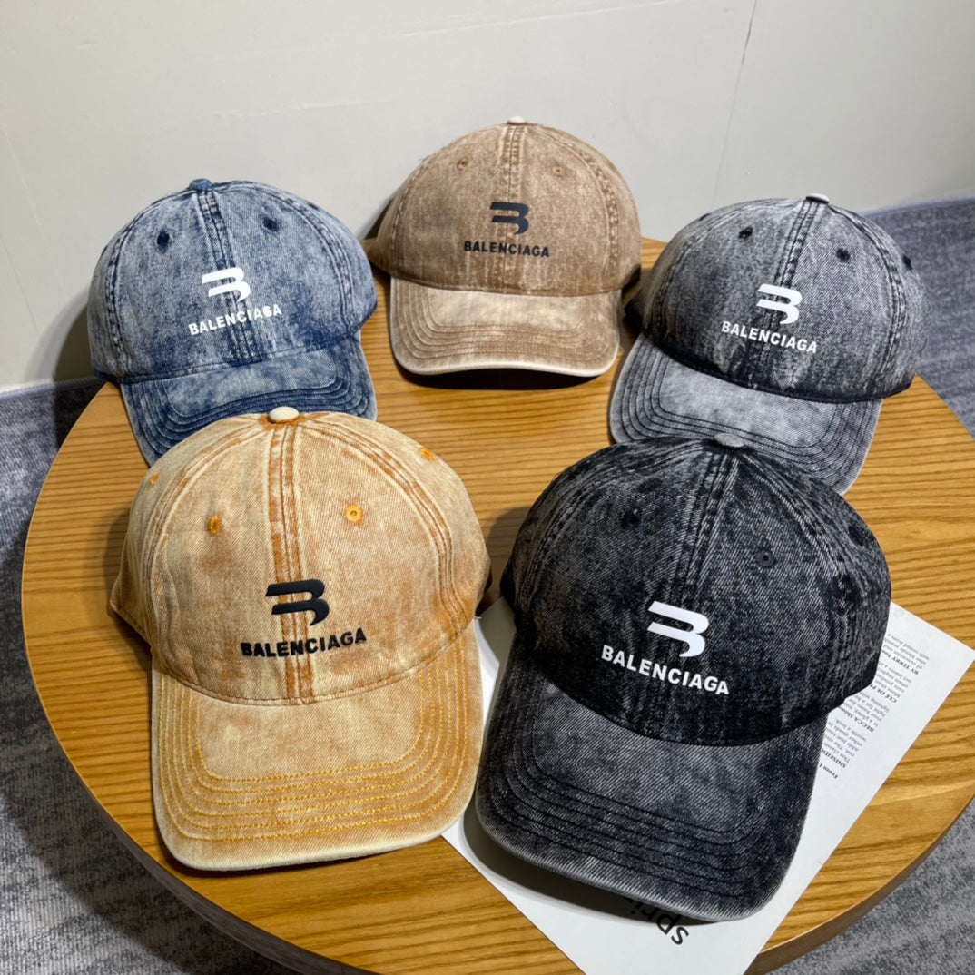 Balenciaga Classic Baseball Cap - Premium Fashion Accessory