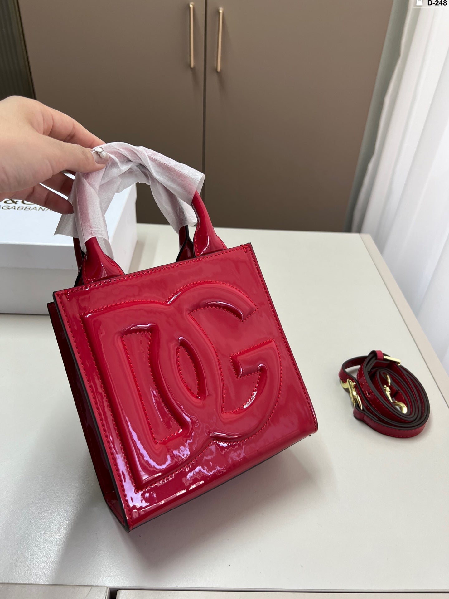 Dolce & Gabbana DG Elegant Bag - 17x17 cm with Box