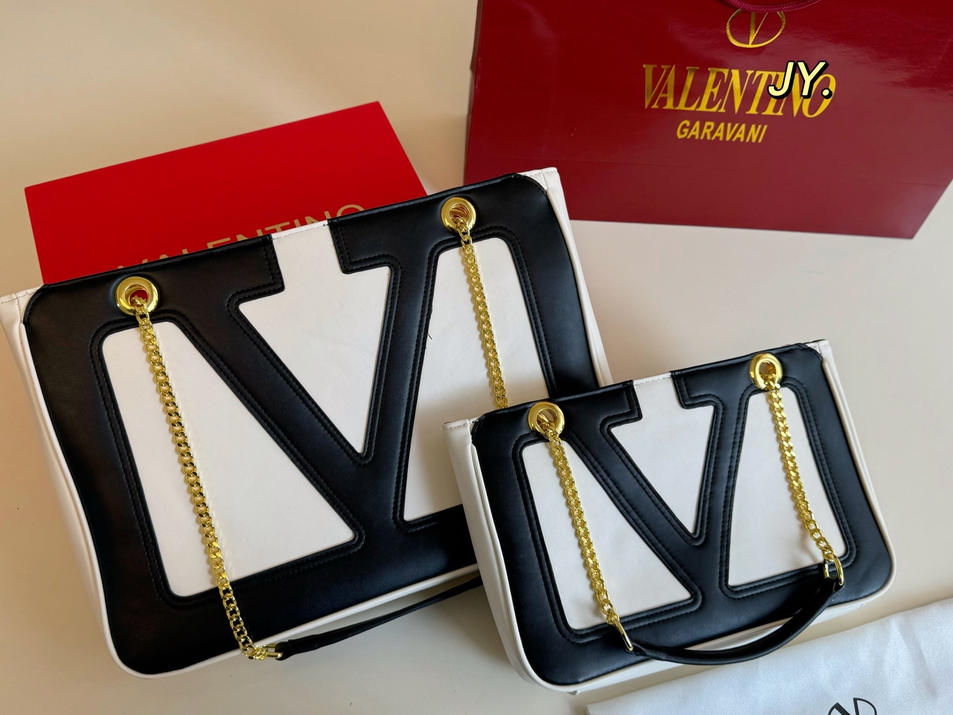 Valentino 25 Viva Superstar Chain Armpit Bag - Luxury Versatile Handbag