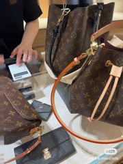 Adjustable NeonoeBB Bucket Bag for Versatile Style