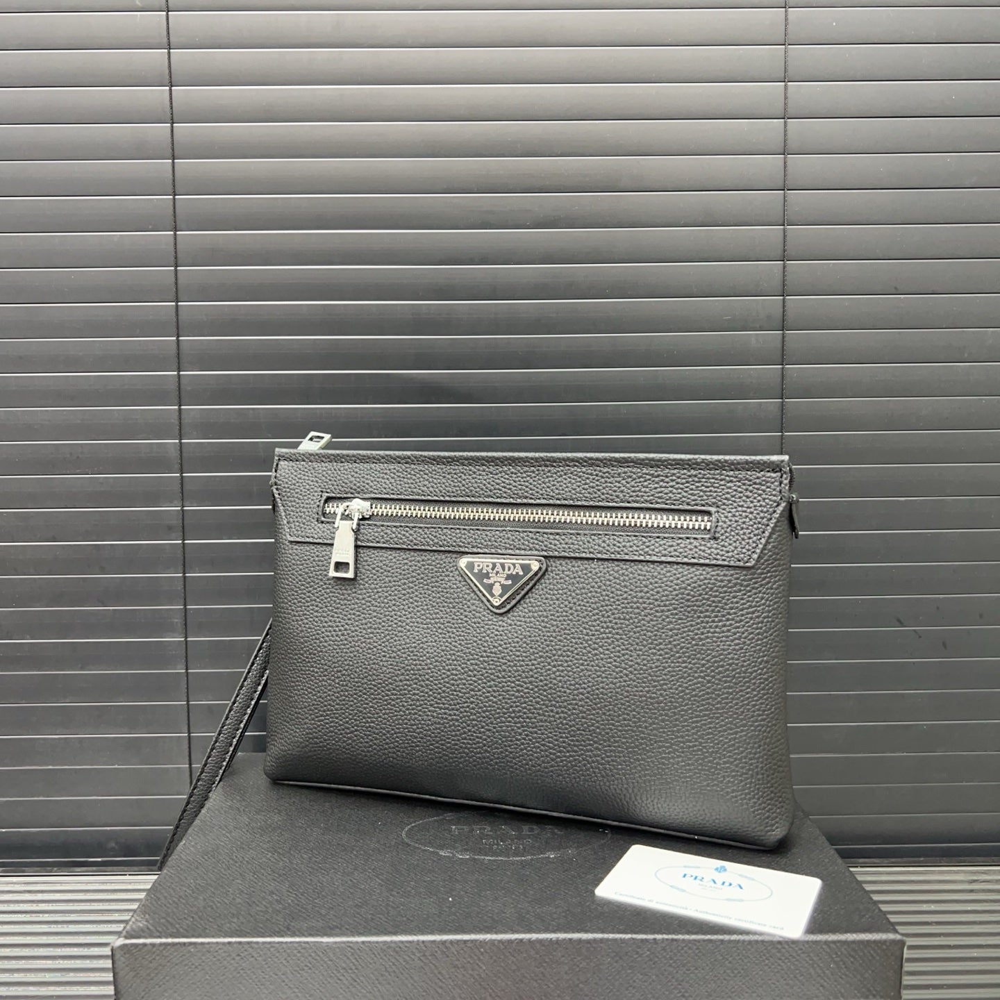 Prada Menâ€™s First-Layer Cowhide Clutch - Classic and Versatile Design