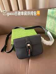 Gucci Men's Crossbody Shoulder Bag in Black