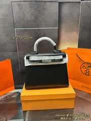 Hermes Kelly Bag â€“ Timeless Elegance for Any Occasion