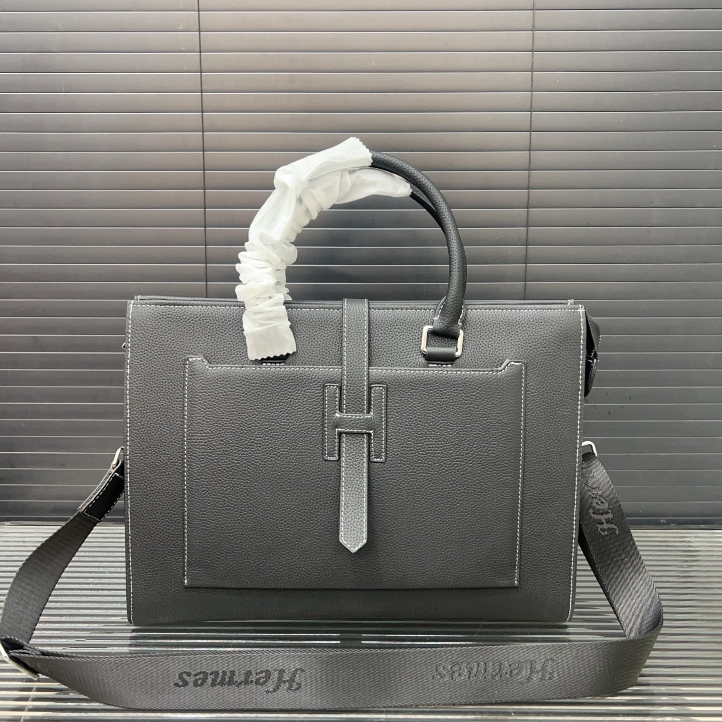 HermÃ¨s Men's Vegetable Leather Crossbody Briefcase - High-End Quality