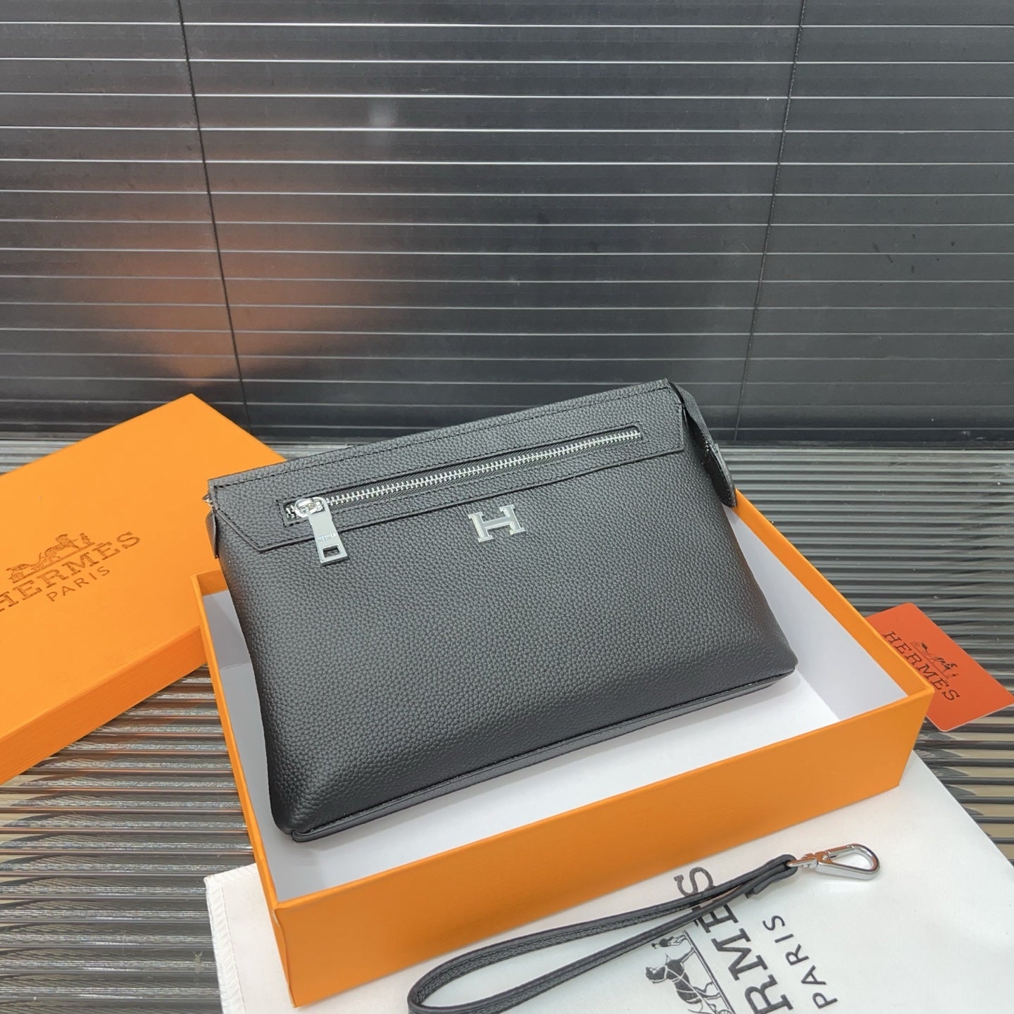 High-End HermÃ¨s Cowhide Men's Clutch - 26 x 18 cm