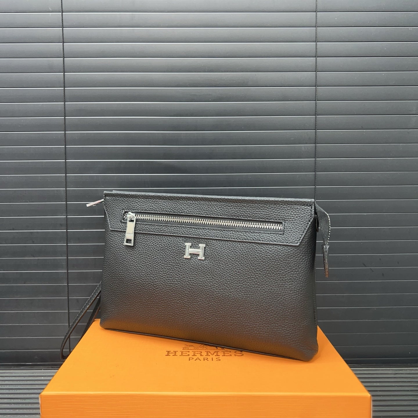 High-End HermÃ¨s Cowhide Men's Clutch - 26 x 18 cm