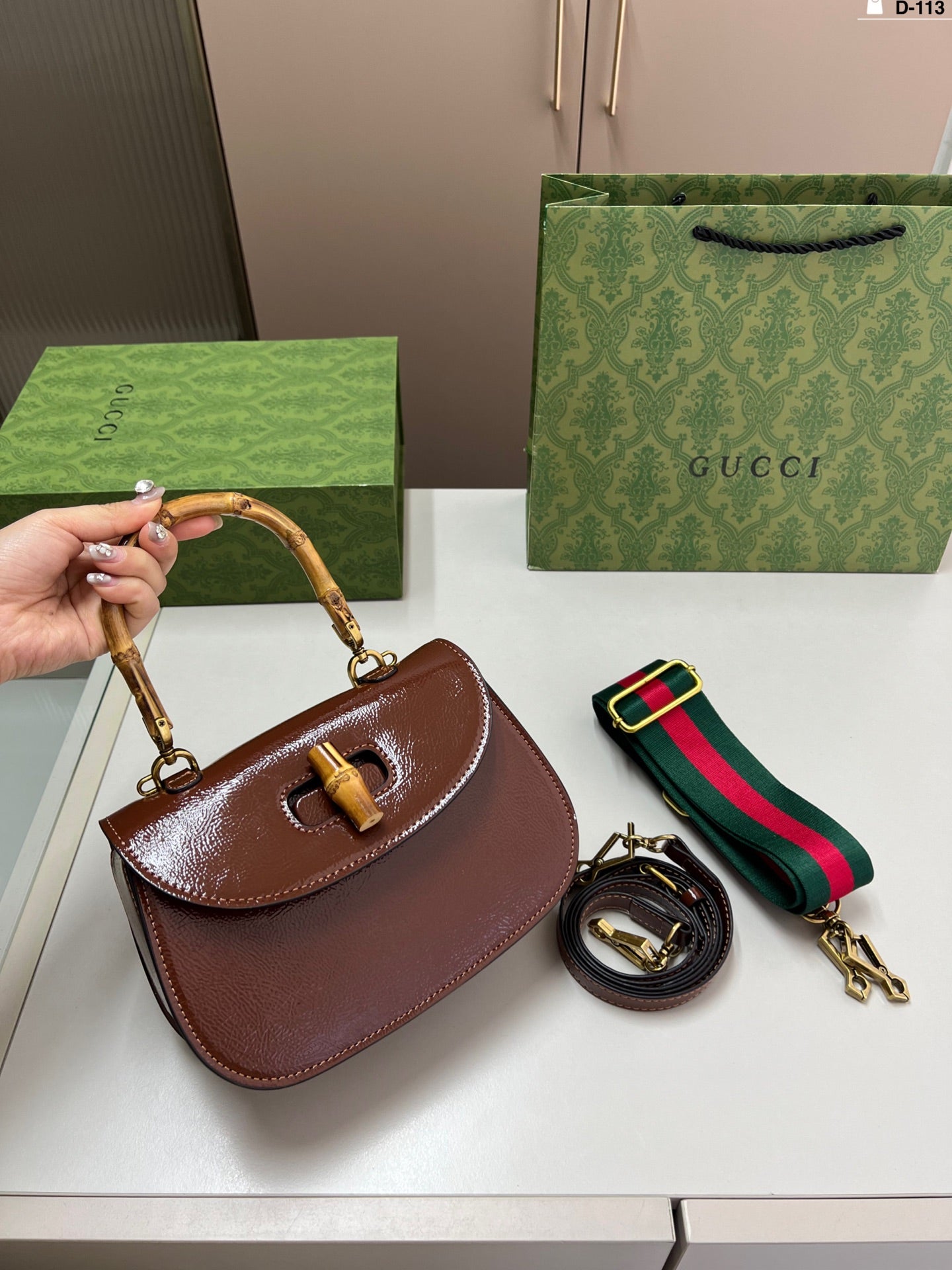 Gucci Bamboo Handbag - Versatile Chic in Compact Design