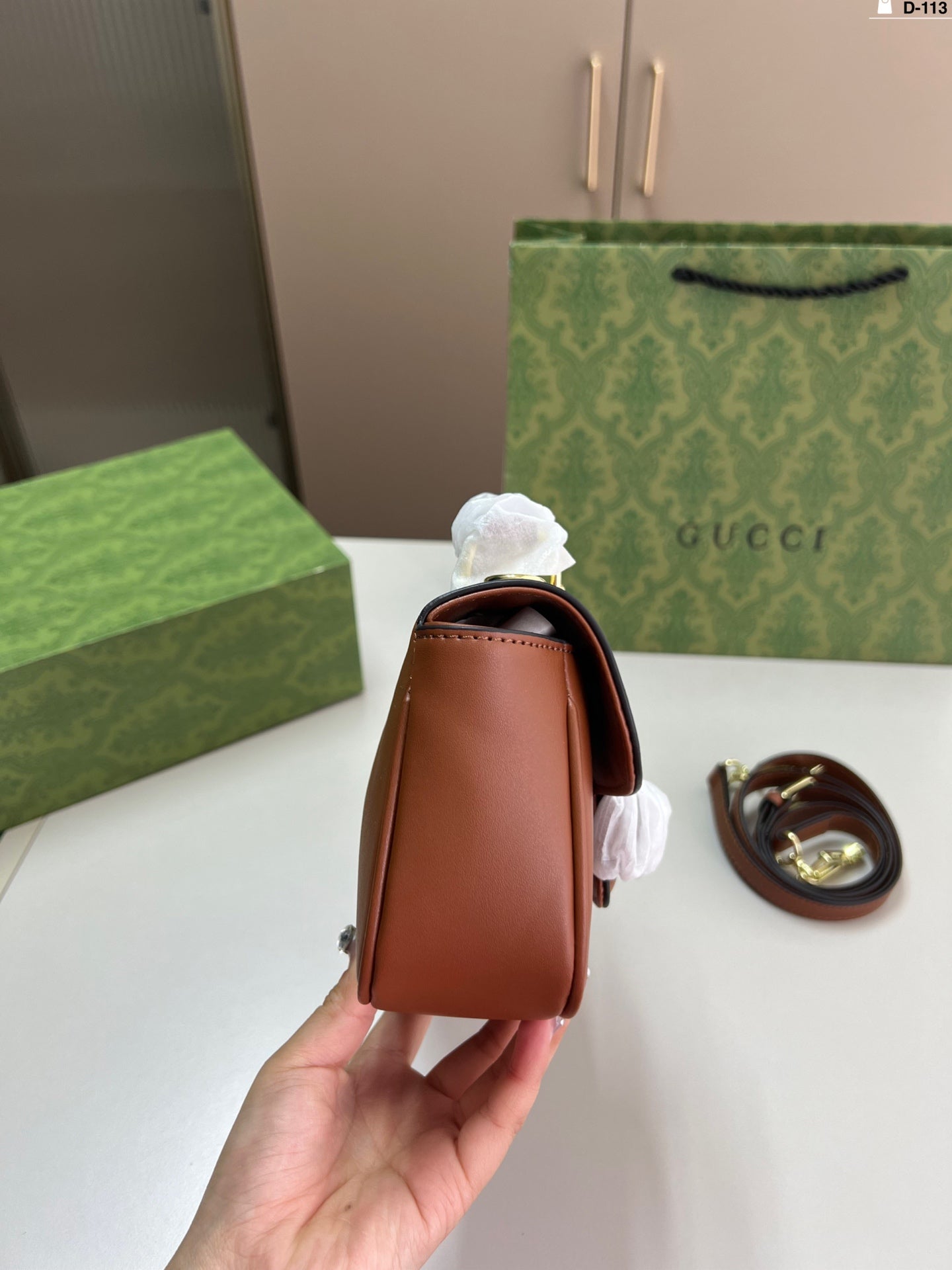 Gucci 1955 Saddle Bag - Classic & Versatile Handbag