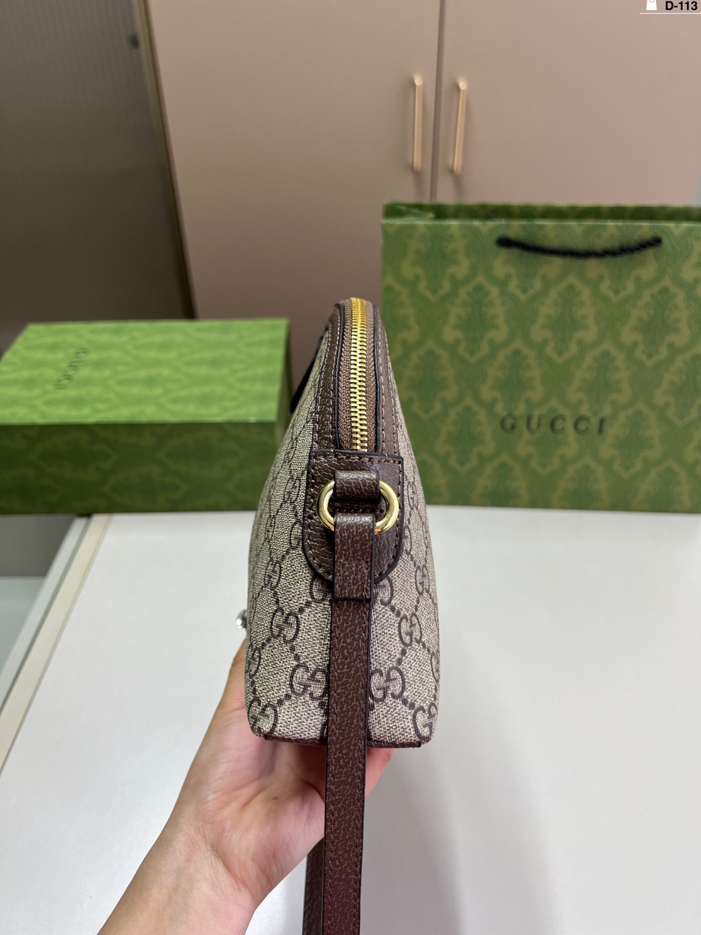 Unisex GUCCI Classic Shell Bag - D-113