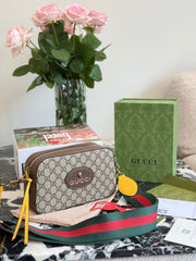 ** Gucci Tiger Head Camera Bag - Classic & Versatile

**