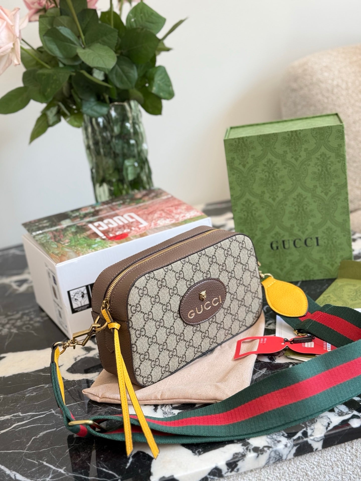 ** Gucci Tiger Head Camera Bag - Classic & Versatile

**