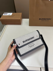 Burberry Durable Canvas Messenger Bag - Versatile Shoulder & Crossbody Design