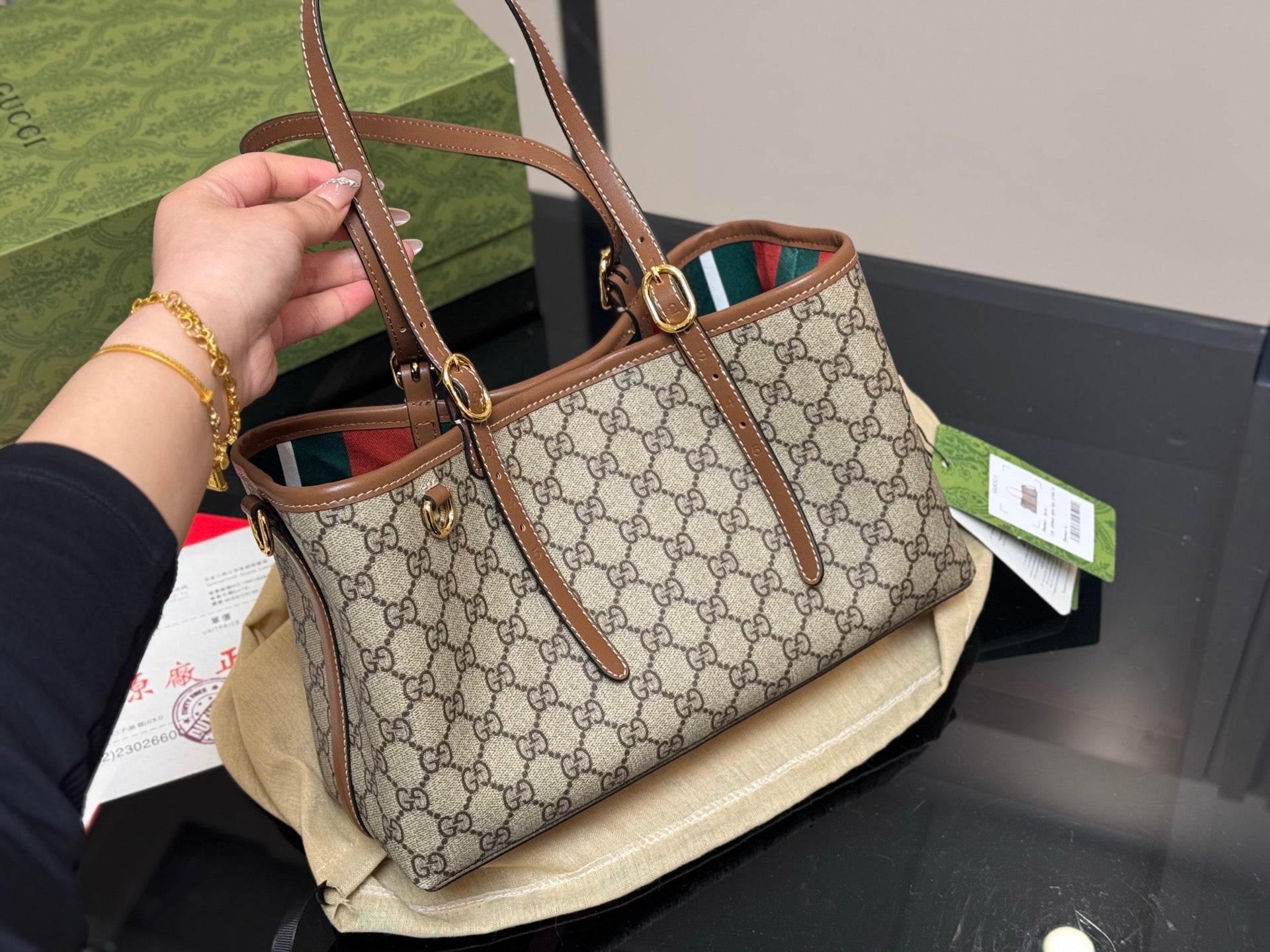 Gucci GG Tote Bag - Stylish Folding Box Design