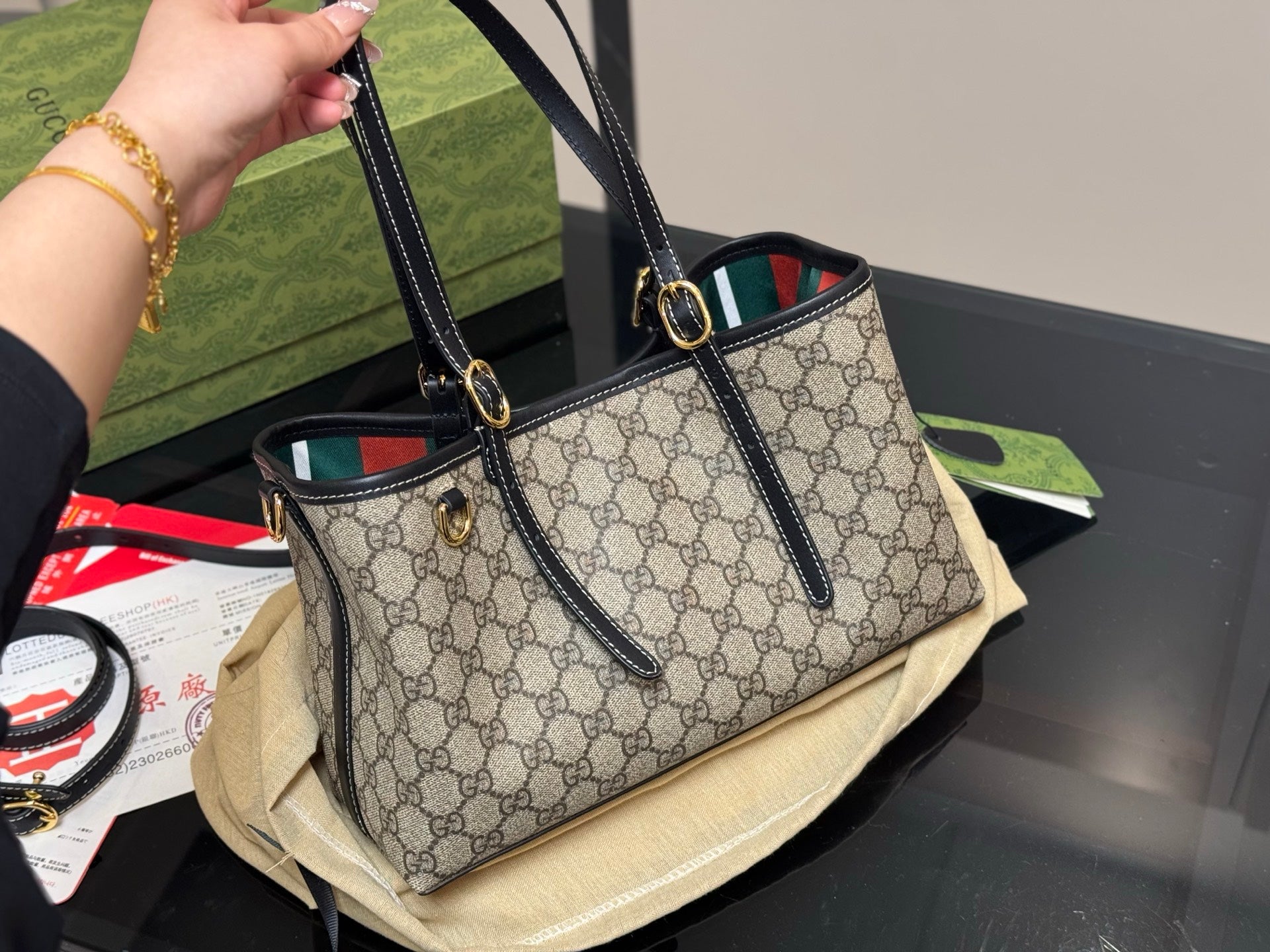 Gucci GG Tote Bag - Stylish Folding Handbag