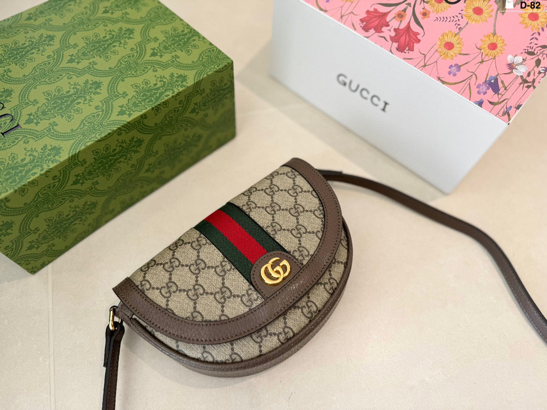 Gucci Mini Saddle Bag - Versatile & Luxurious