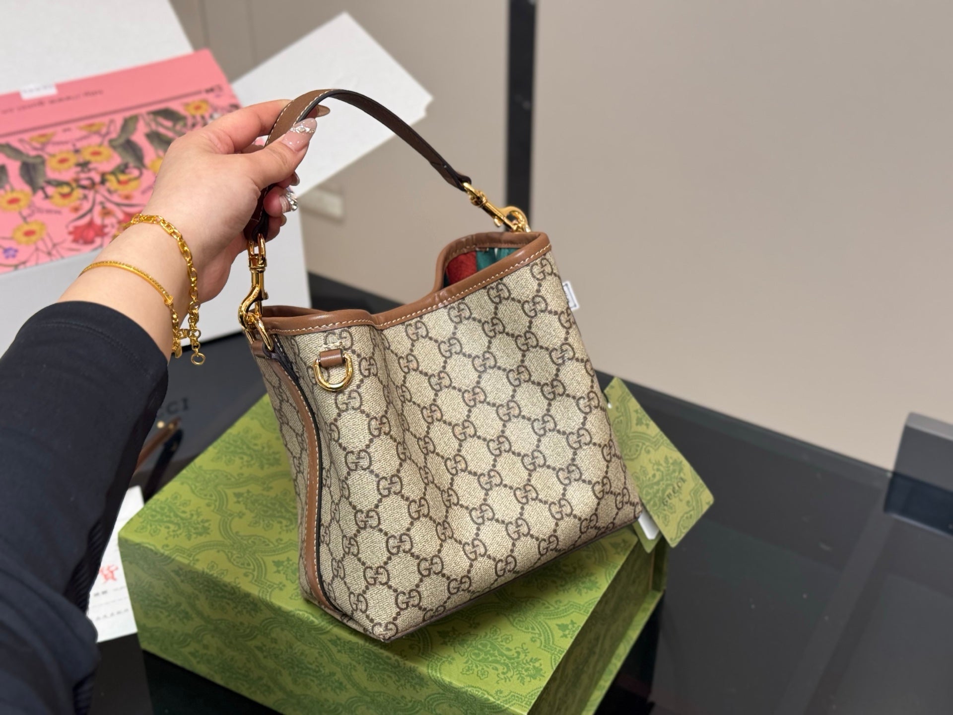 Gucci Classic Fried Street Bucket Bag