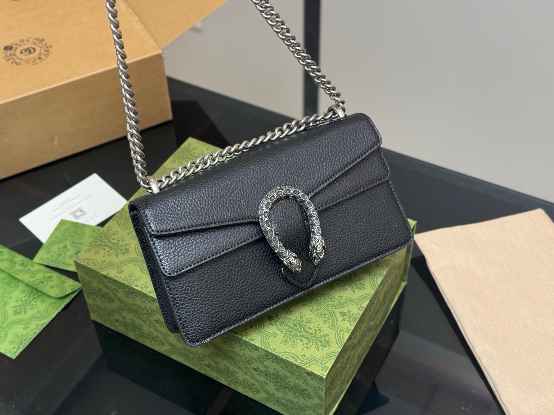 Gucci Dionysus Leather Bag - Elegant and Versatile Handbag