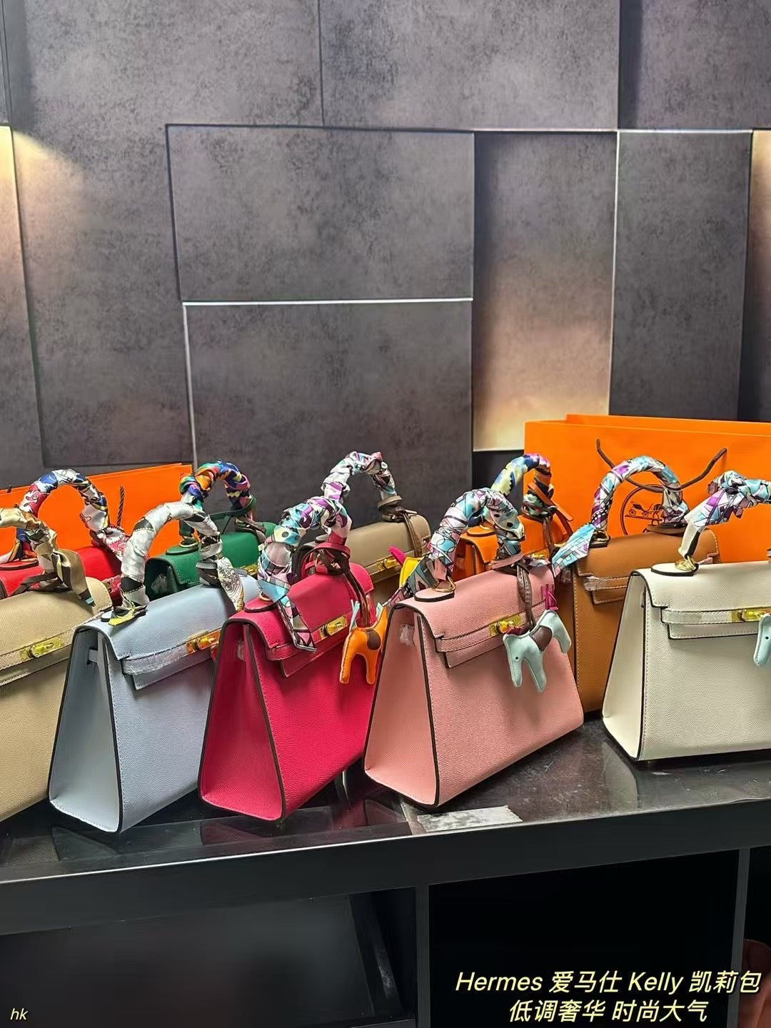 HermÃ¨s Kelly Bag - Classic Chic Handbag