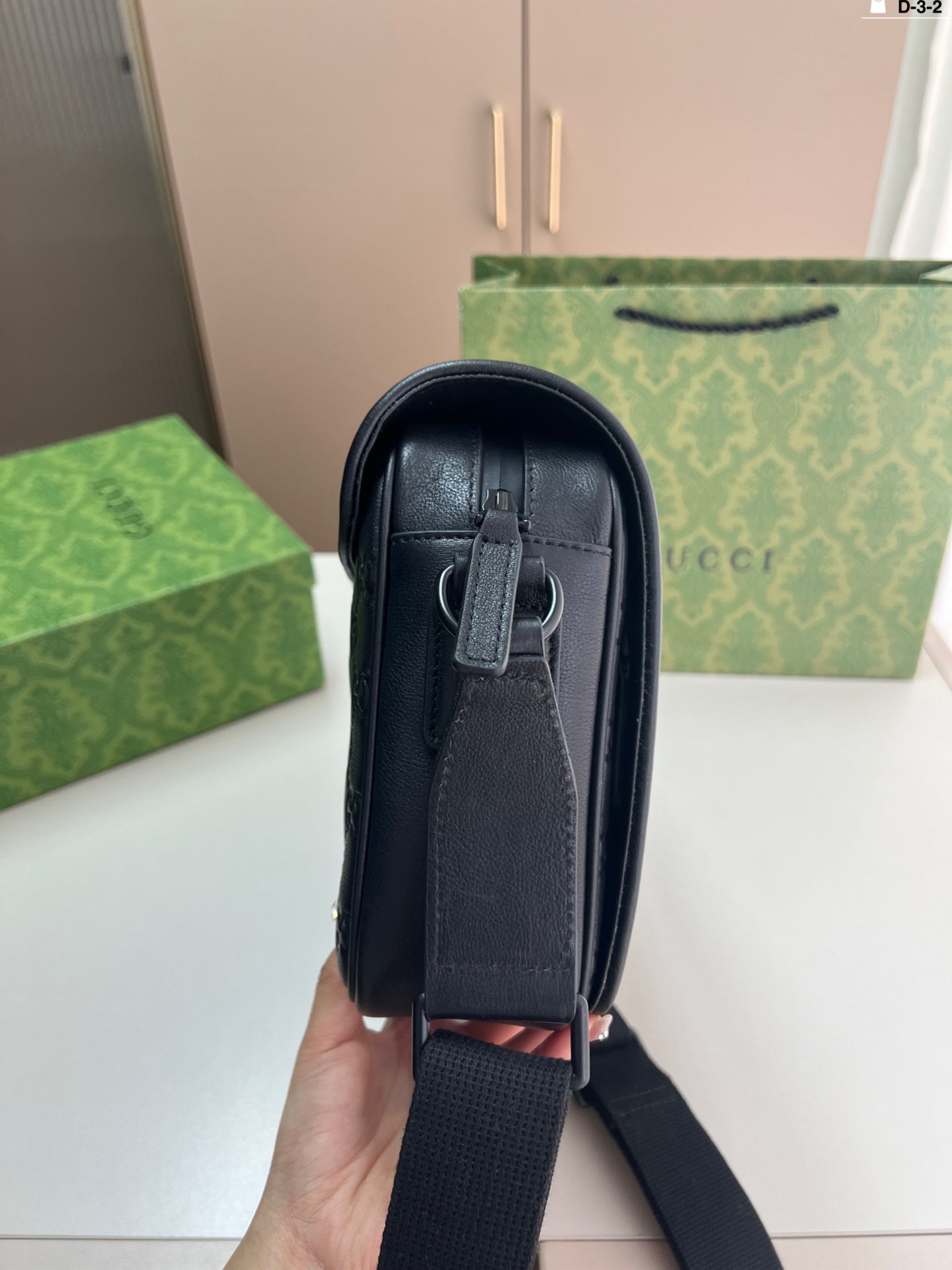 Gucci Ophidia Mini Messenger Bag - Stylish Cowhide Shoulder Bag for Men