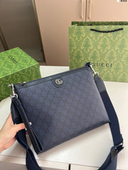 Gucci Men's Printed Messenger Bag - Versatile Cross-Body Style