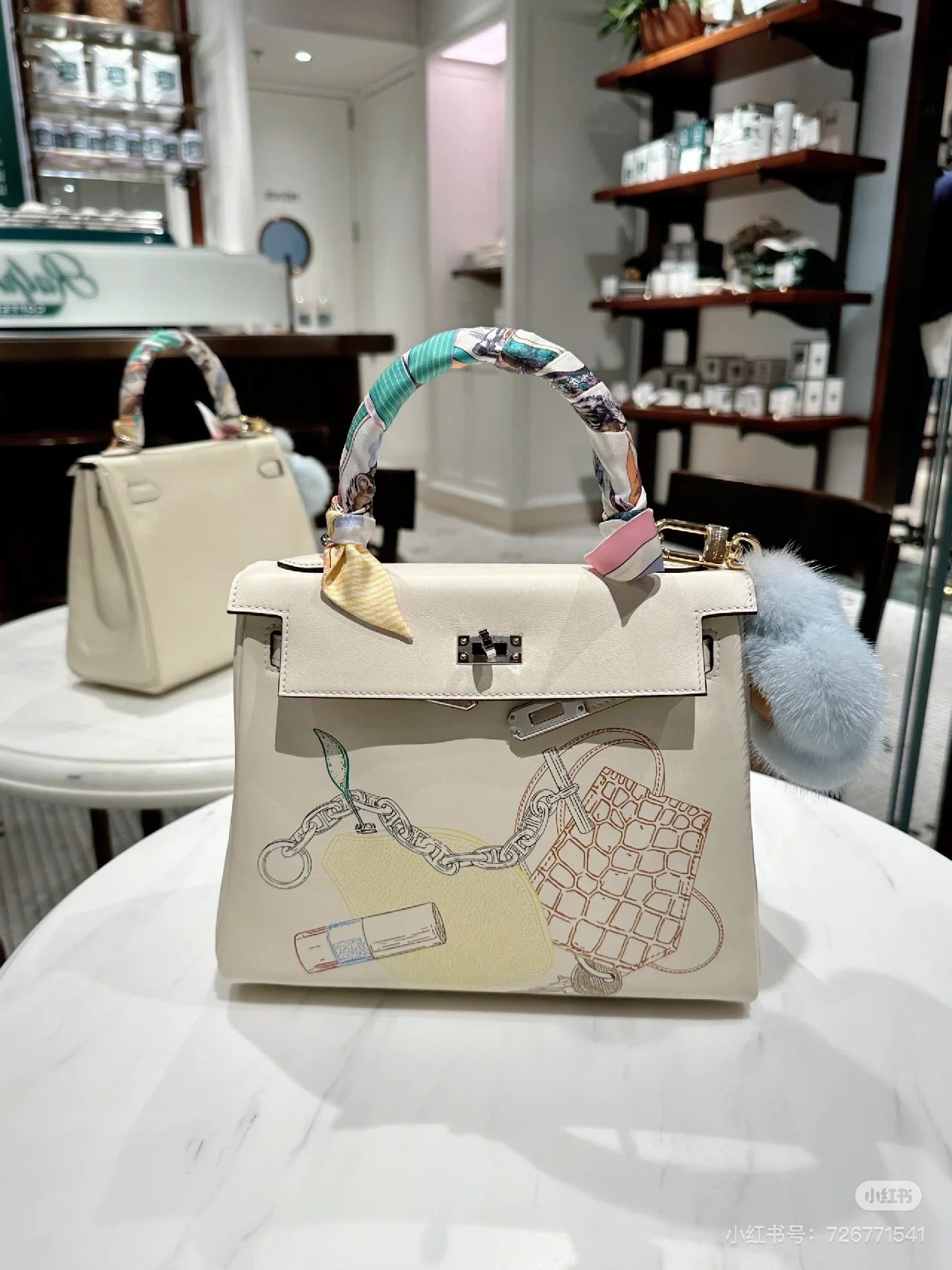 Limited Edition Hermes Kelly 25 - Cream Swift Leather with Silver Buckle