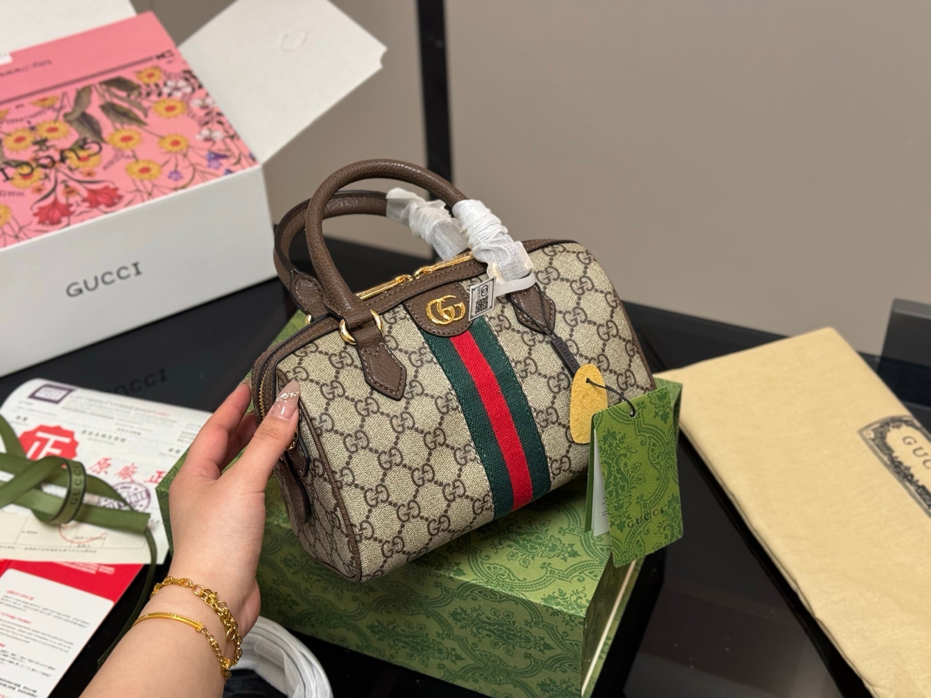 Gucci Ophidia Pillow Bag - Elegant Unisex Design