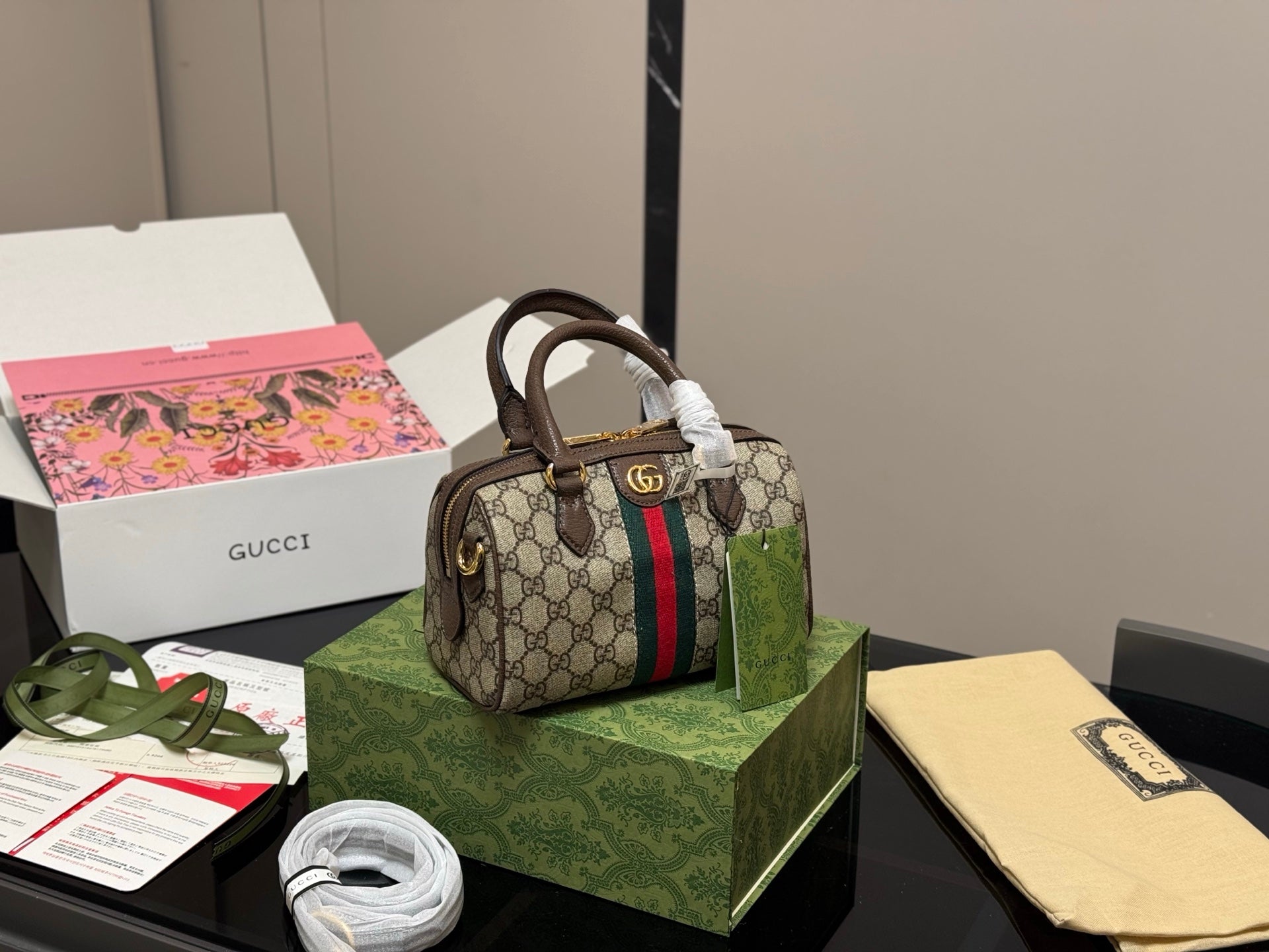 Gucci Ophidia Pillow Bag - Elegant Unisex Design