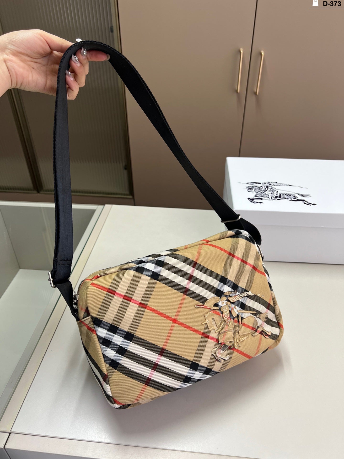 Unisex Burberry Camera Bag â€“ Stylish and Versatile
