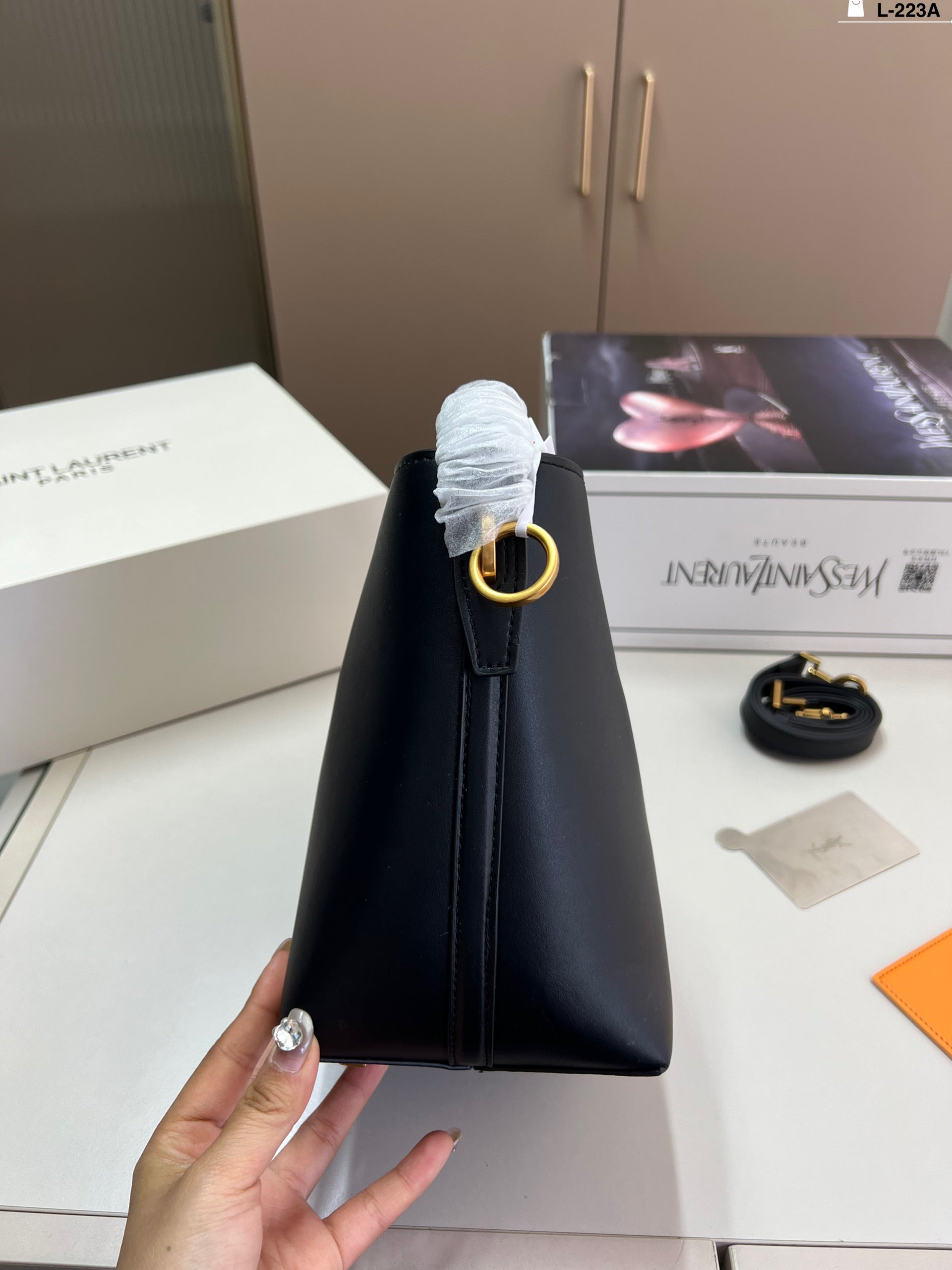 YSL Saint Laurent Crossbody Bucket Bag - Versatile & Stylish