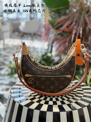 Stylish Crescent Moon Bag â€“ Adjustable Strap & Detachable Chain