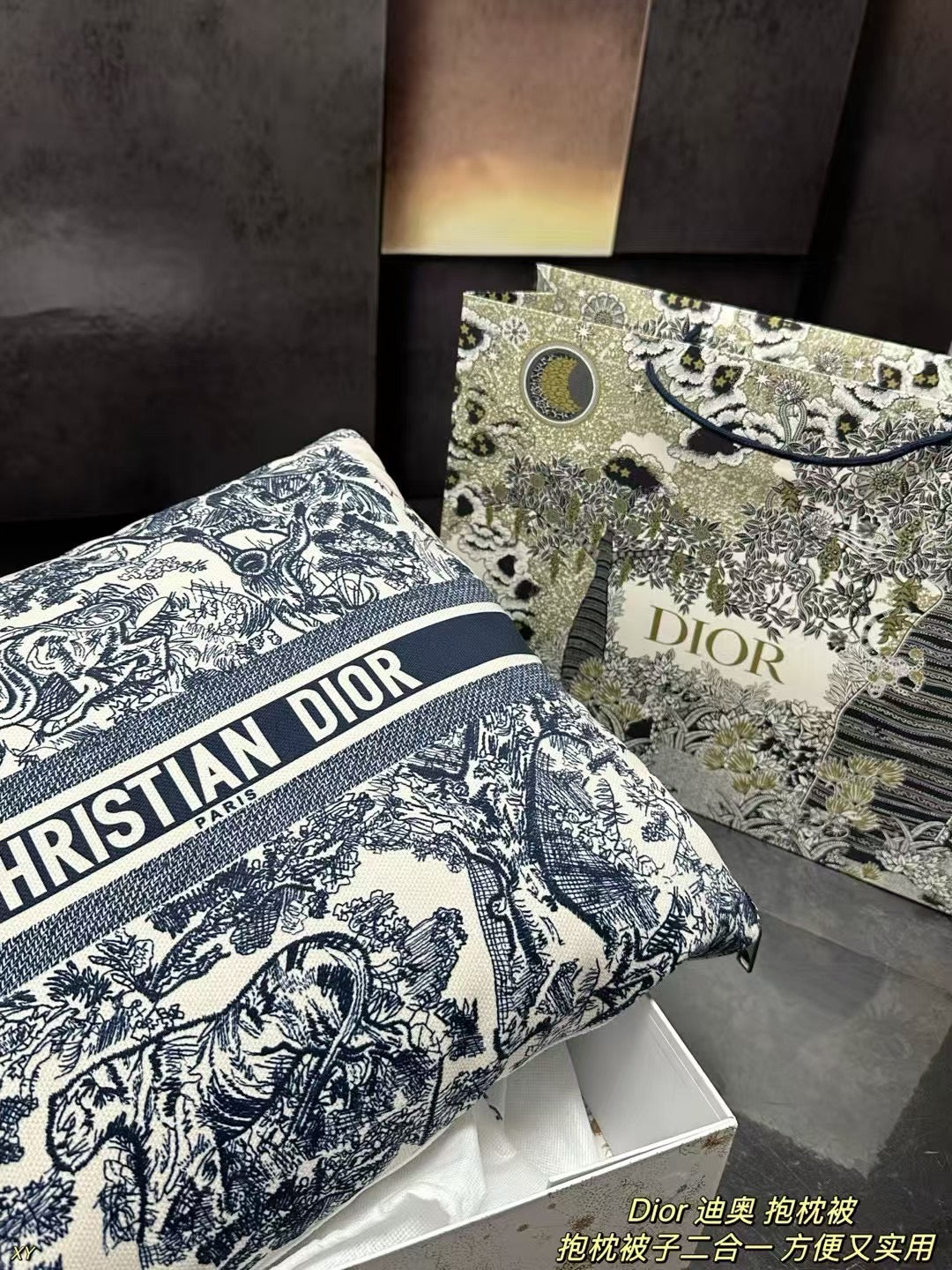 Dior Versatile Pillow Quilt - Cozy Design for Relaxation