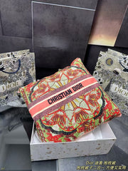 Dior Transformable Pillow Quilt - Cozy & Functional