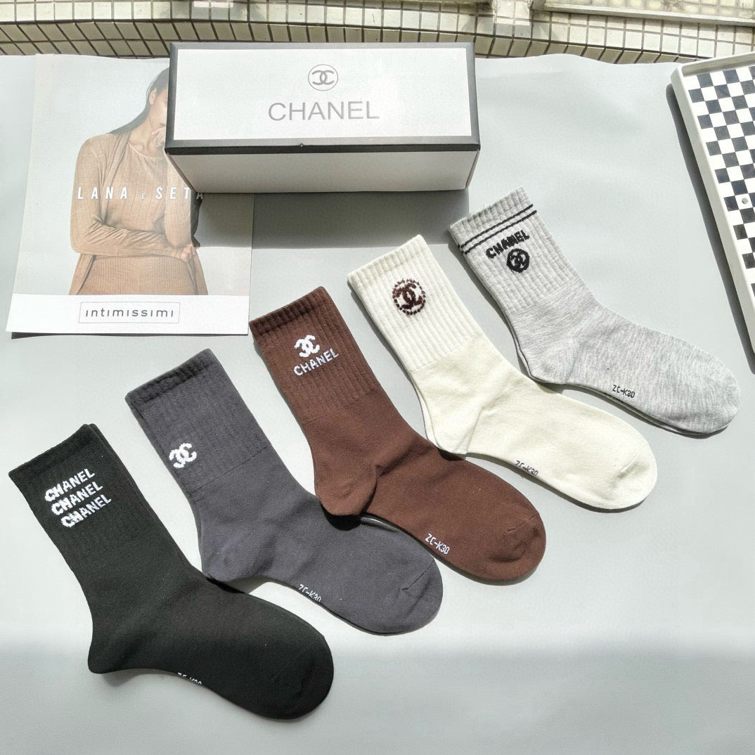 Trendy High-Top Socks (5 Pairs) - Must-Have Fashion Accessory