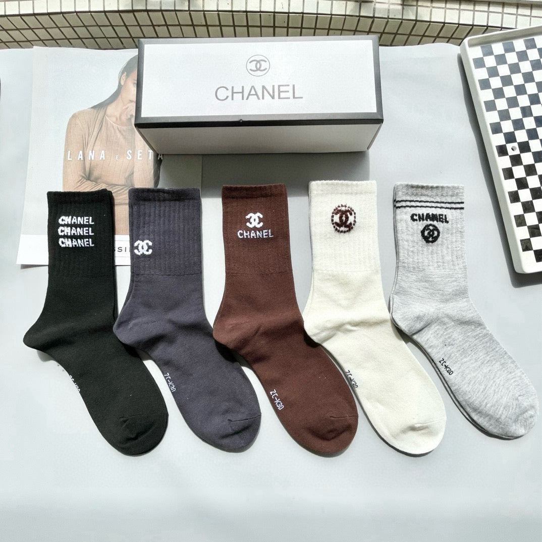 Trendy High-Top Socks (5 Pairs) - Must-Have Fashion Accessory