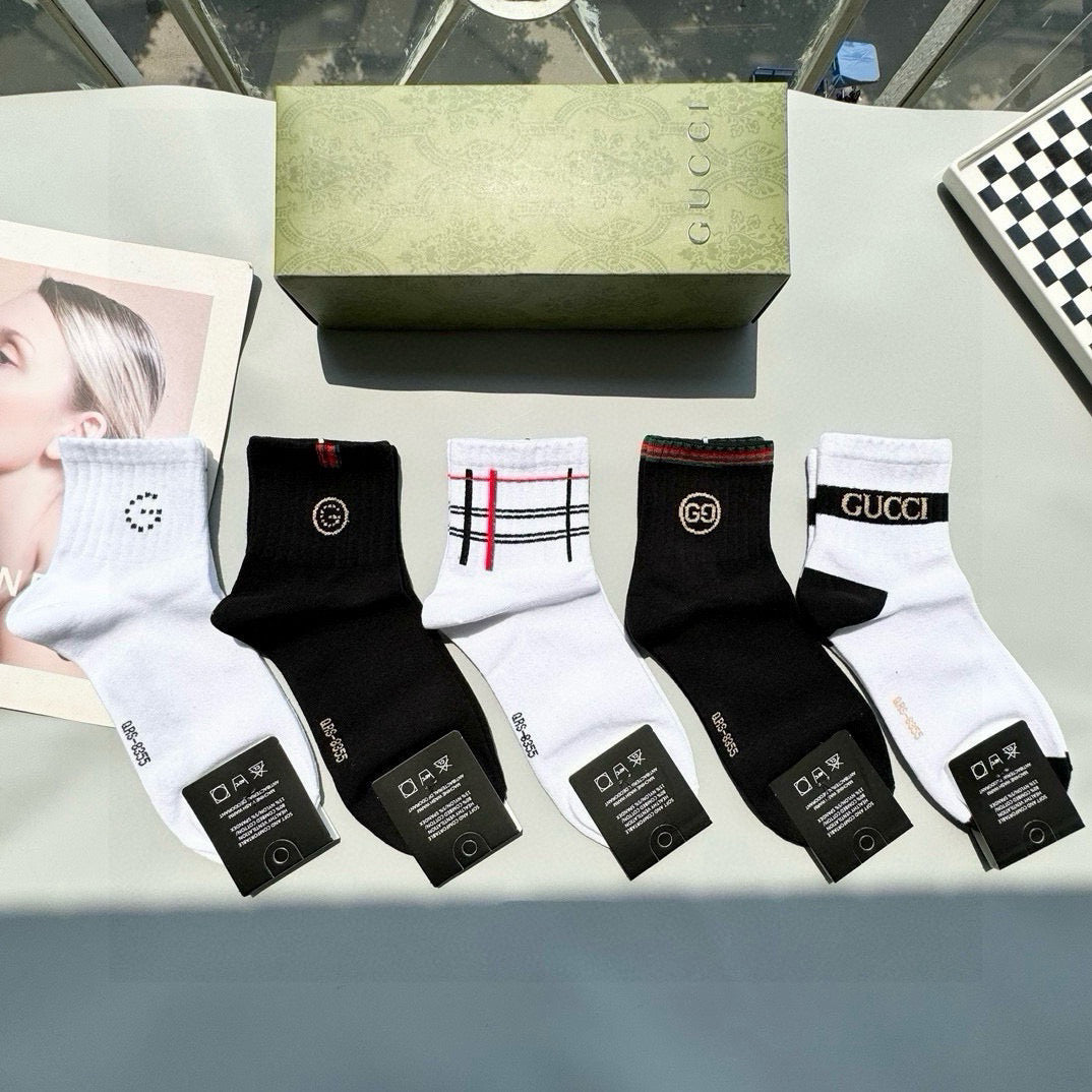 Fashionable Gucci Mid-Calf Socks - 5 Pairs in a Box
