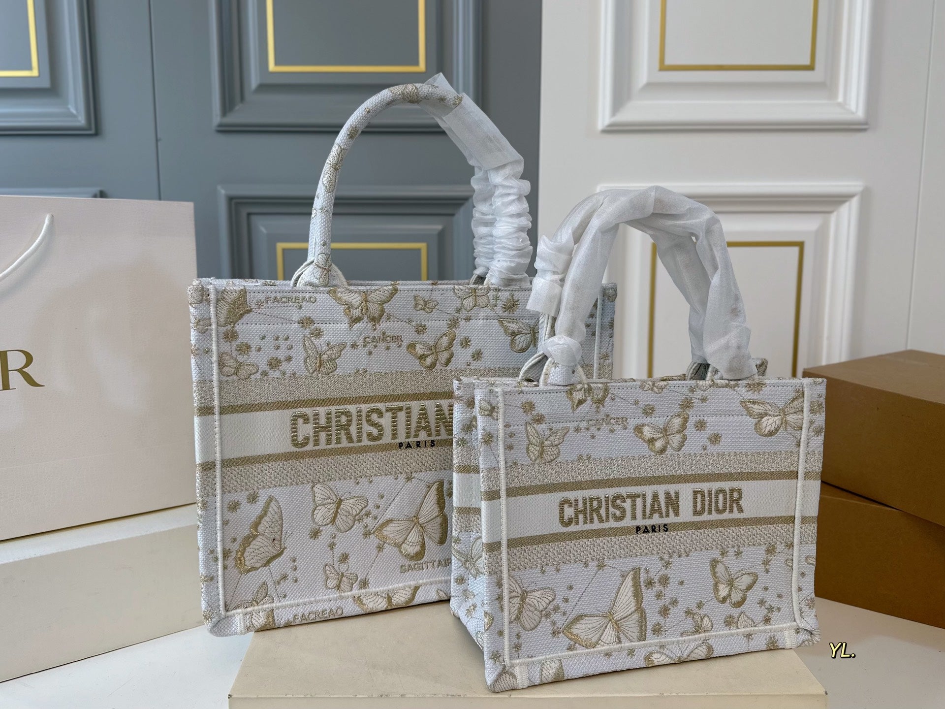 Dior Embroidered Canvas Tote Bag â€“ Retro Chic Style