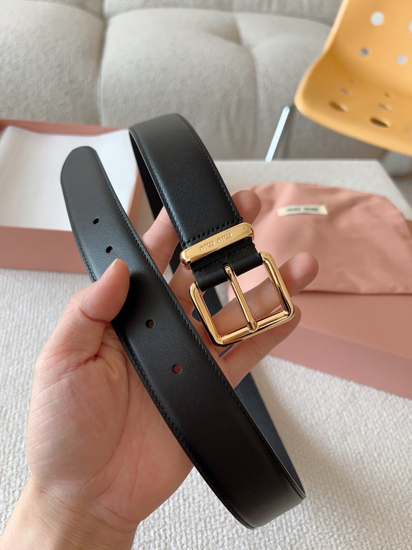 Miu Miu Elegant Leather Belt with Logo - Versatile 35mm Width