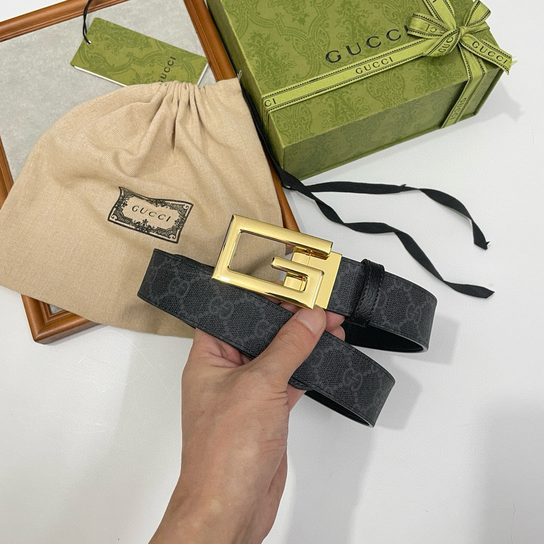 Gucci 626974 K9GSN Black GGSupreme Presbyopia Belt with Retro G Buckle