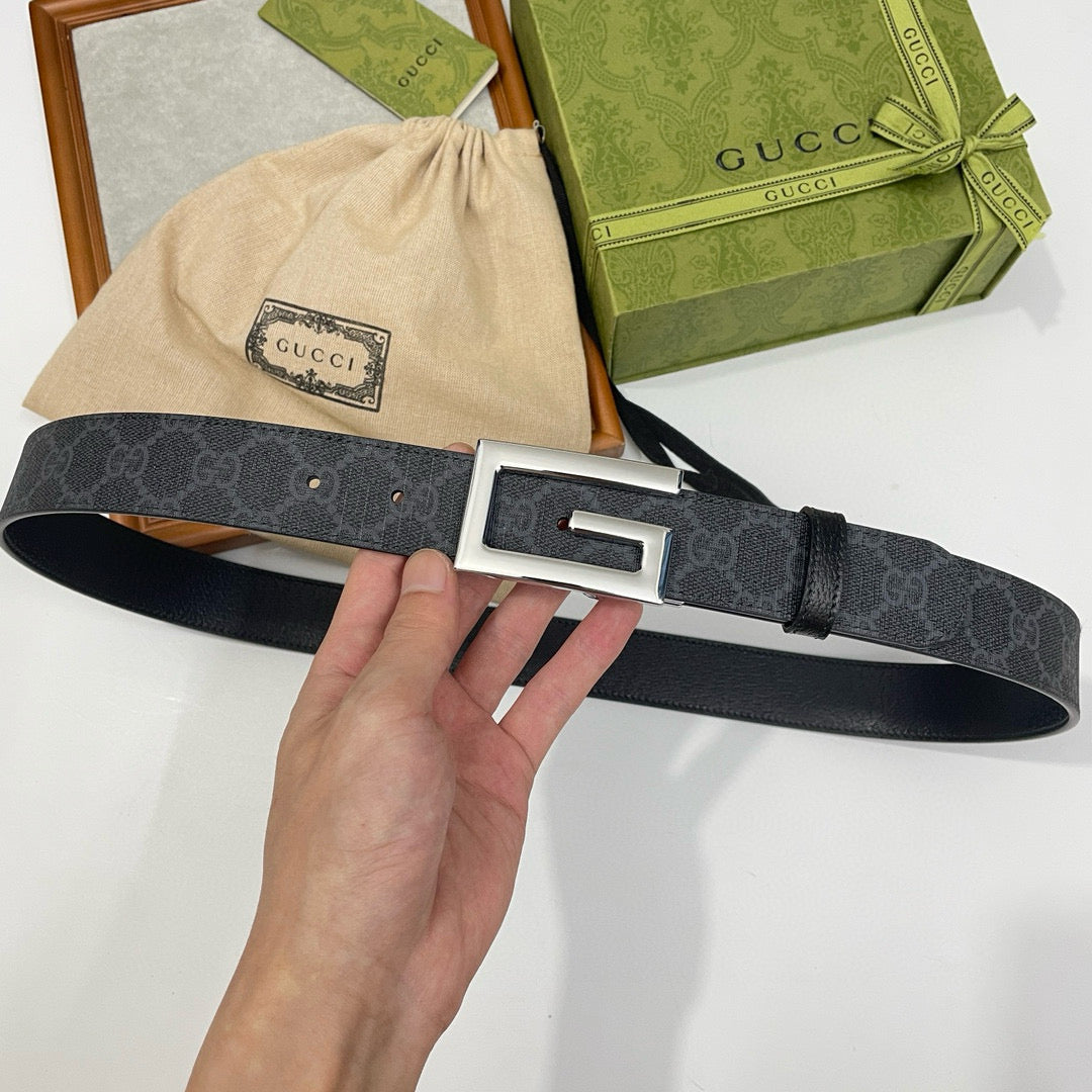 Gucci 626974 K9GSN Black GGSupreme Accessory with Rotating G Buckle