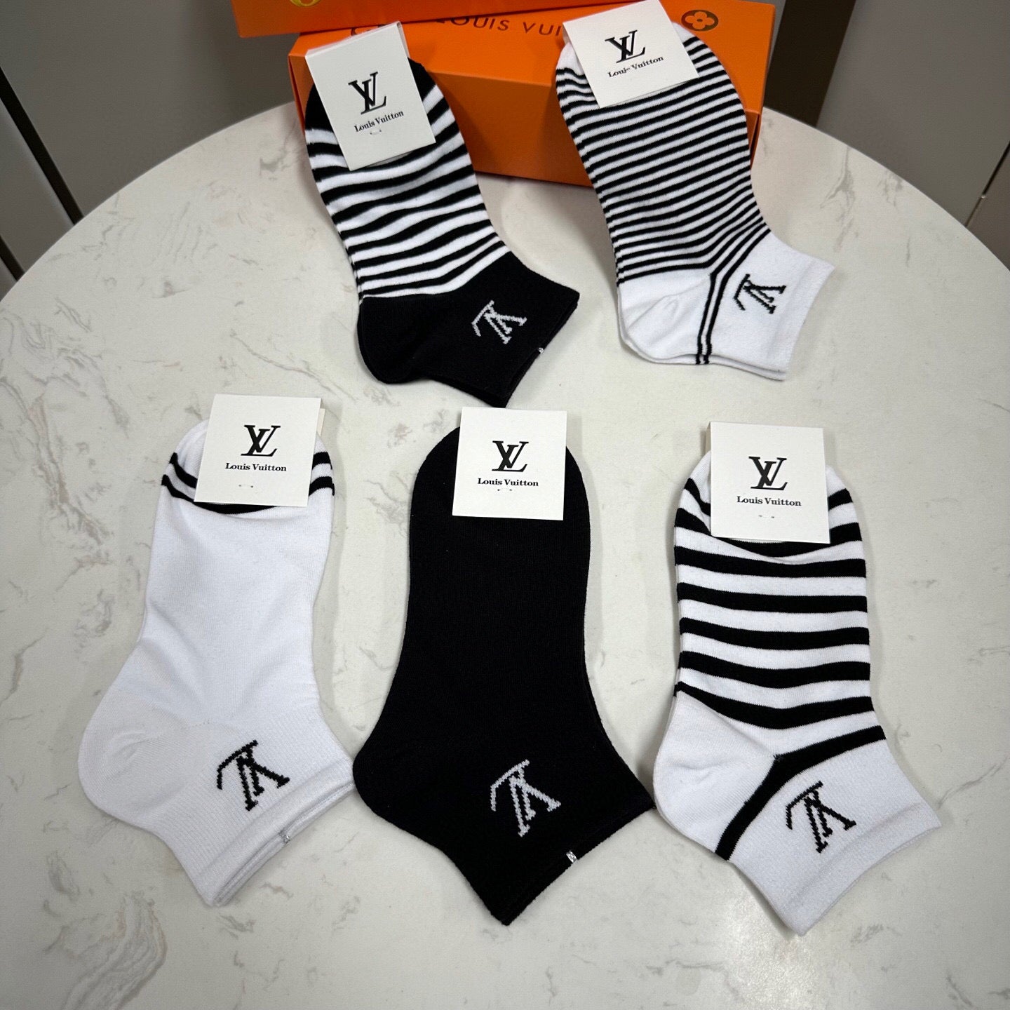 Louis Vuitton Women's Cotton Socks â€“ Luxurious 5-Pair Set