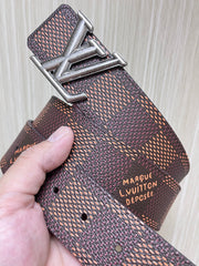 Stylish 4.0mm Reversible Canvas and Calf Embossed Fabric with Retro Buttons