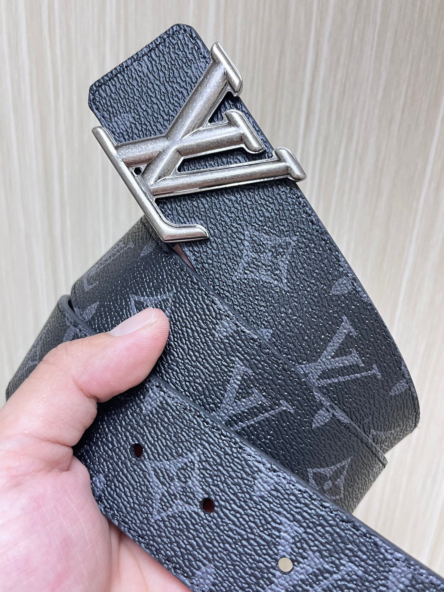 Premium 4.0mm Canvas and Calf Embossed Fabric with Retro Buttons