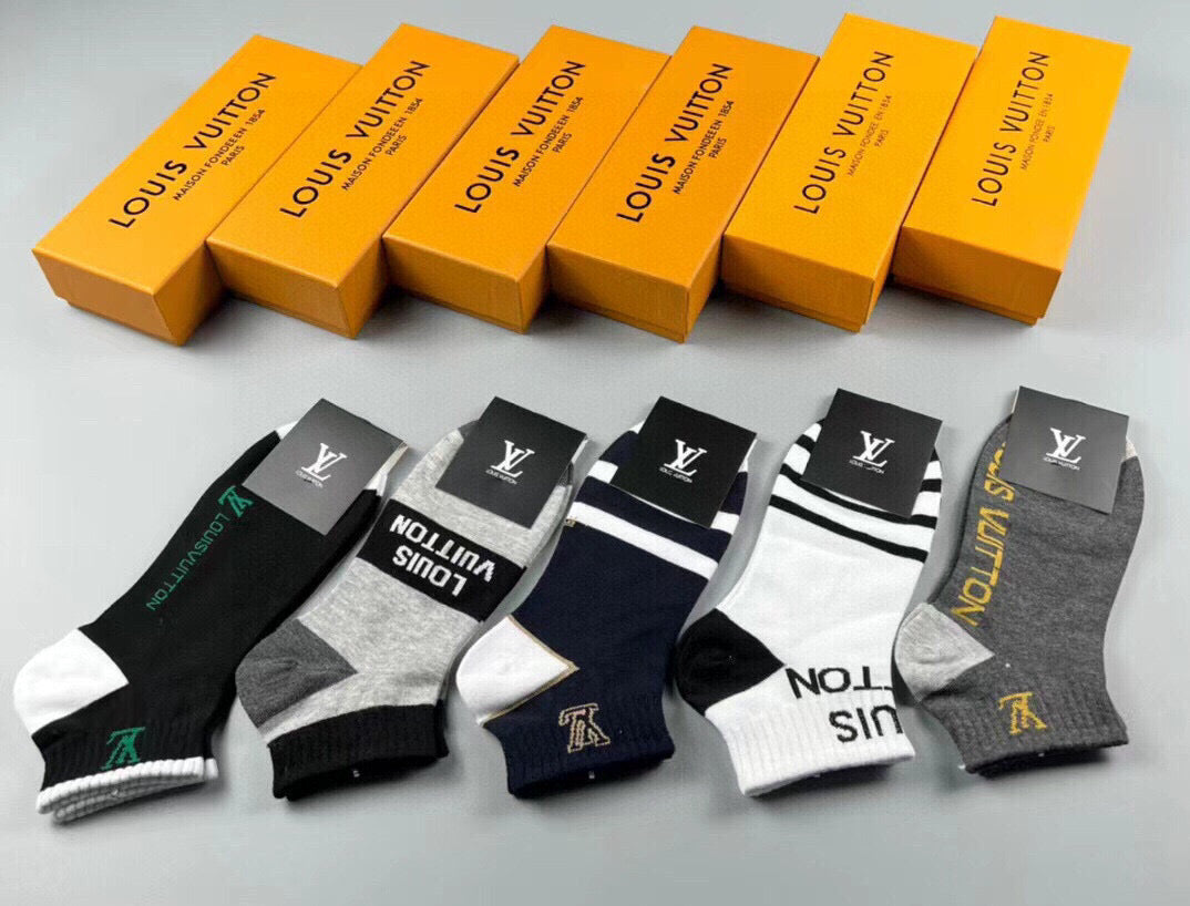 Luxury Louis Vuitton Menâ€™s Cotton Socks â€“ 5 Pairs Gift Set
