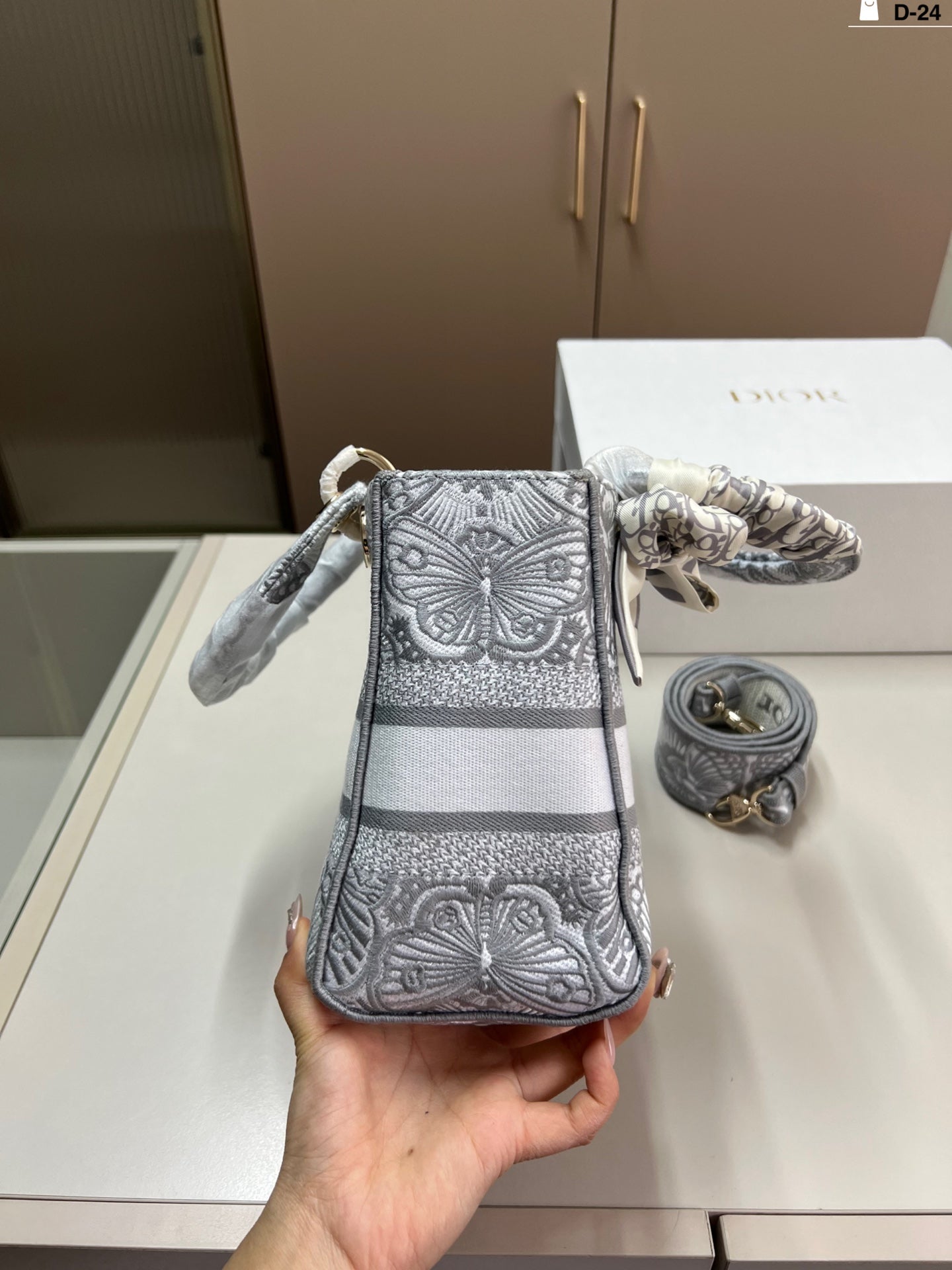 DIOR Embroidered Princess Diana Bag - Elegant Accessory