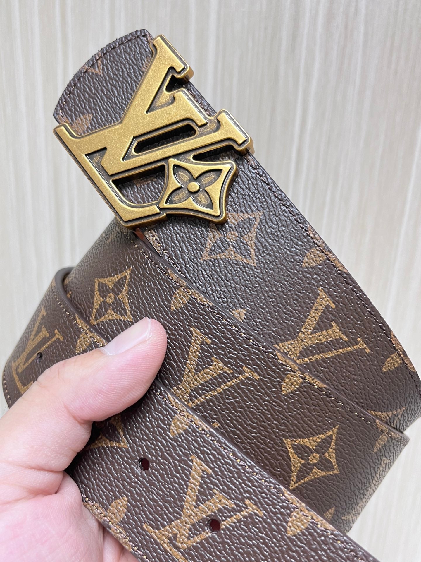 Retro-Button Calf-Embossed Canvas Reversible Fabric (4.0mm)