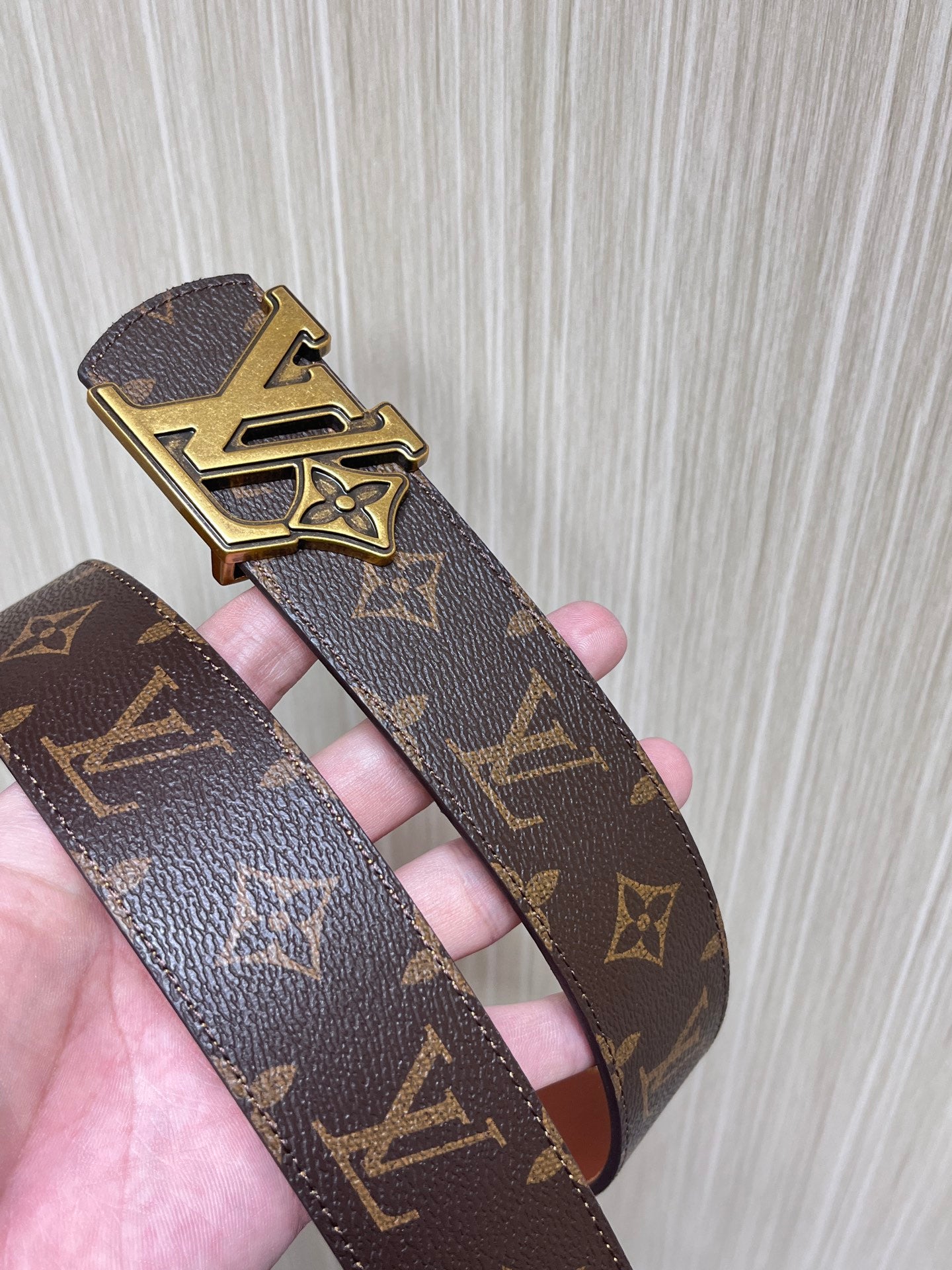 Retro-Button Calf-Embossed Canvas Reversible Fabric (4.0mm)