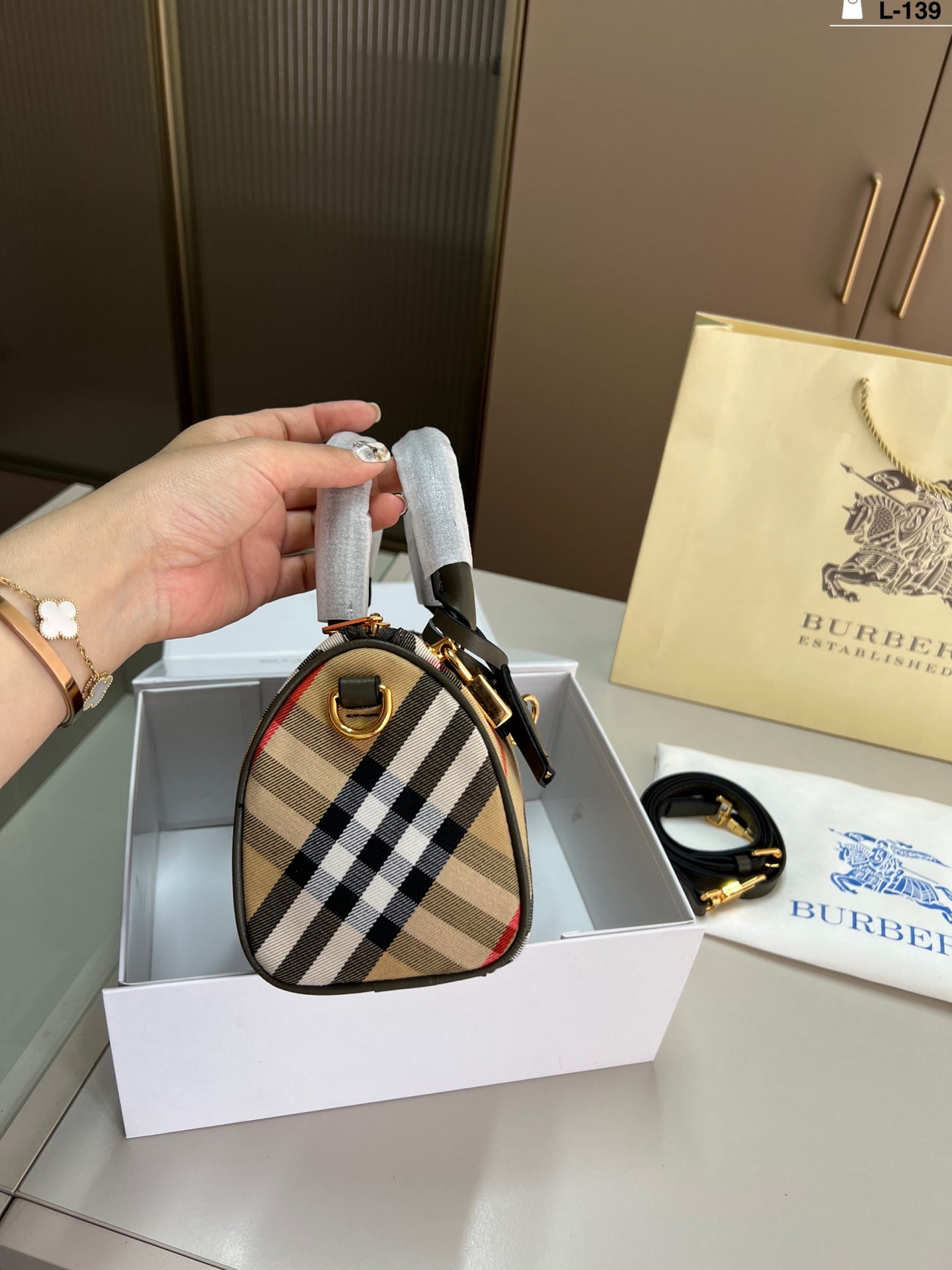 Burberry Pillow Bag - Stylish and Versatile Fashion Accessory