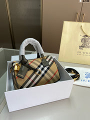 Burberry Pillow Bag - Stylish and Versatile Fashion Accessory
