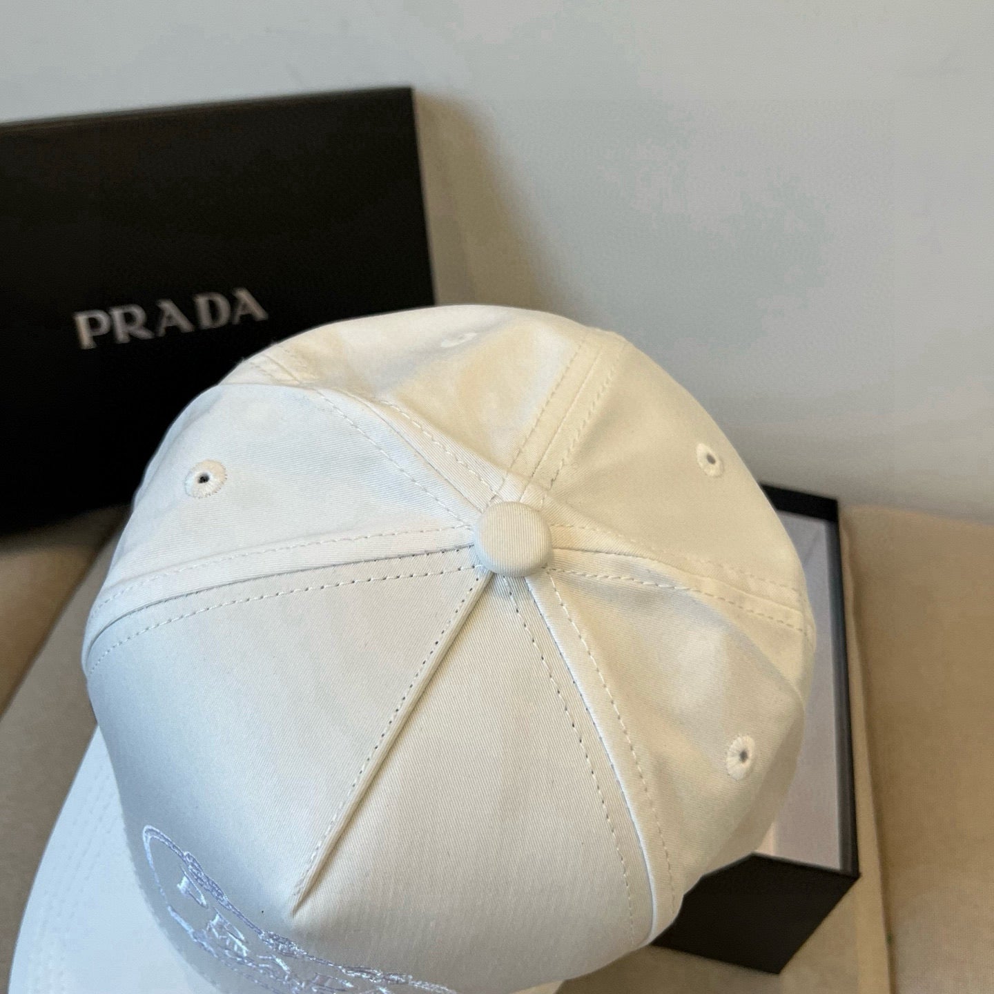 PRADA Classic Baseball Cap - Premium Quality Fashion Accessory