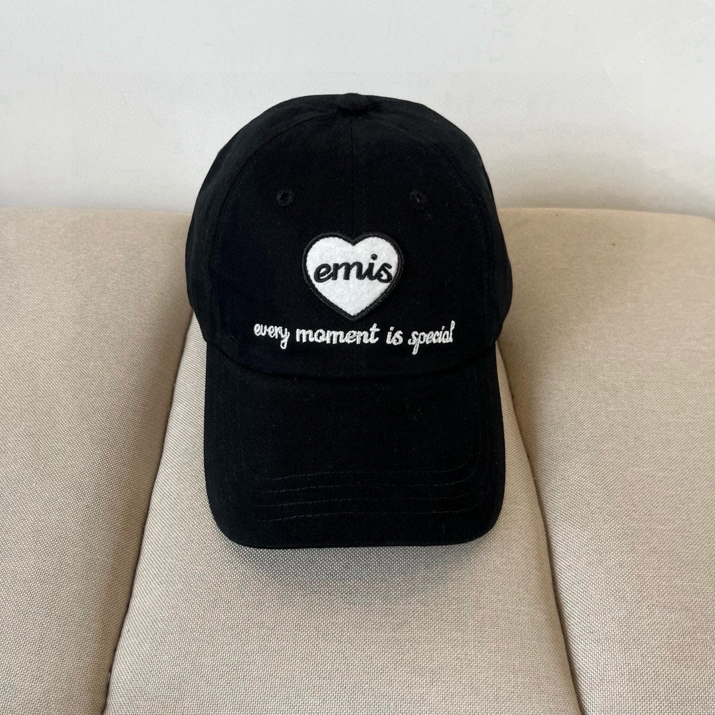 Unisex Emis Trendy Baseball Cap - Versatile and Stylish